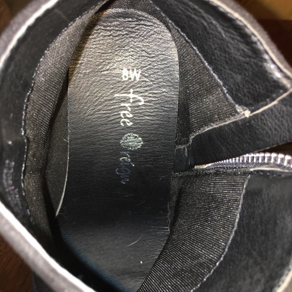 Free Reign Ankle Boots - Picture 2 of 7